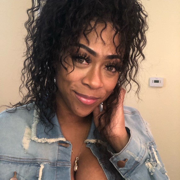 Meet your Posher, Ifa K - Picture 4 of 4